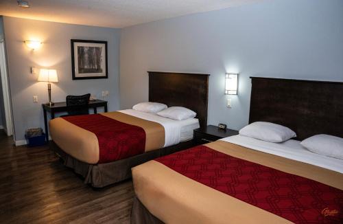 Vernon Cabin | Courtyard Inn Vernon