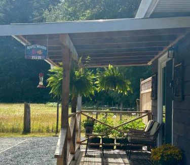Honeymoon Bay Bed & Breakfast | Maple Woods B&B