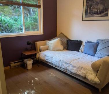 Bowen Island House | Snug Oasis - Hidden Garden Gem Steps From Everything