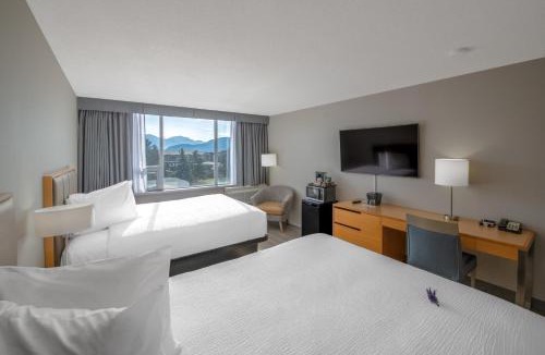 Chilliwack Proper Village West Hotel | Coast Chilliwack Hotel by APA