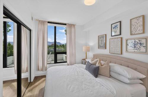 Downtown Kelowna Apartment | The Traditional A Luxury Terrace Escape that Sleeps 4
