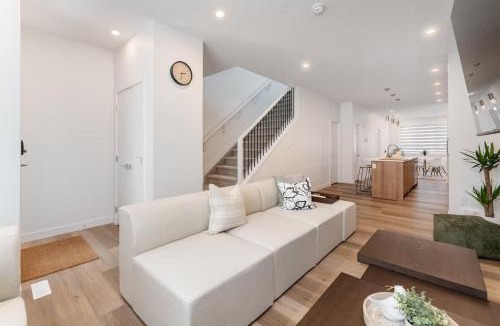 North Central Edmonton House | Modern 5BR Home Near Rogers Place & NAIT
