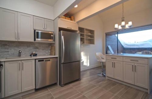 Whistler Village Apartment | Hearthstone Lodge - Hot tub - Village location - One bedroom loft