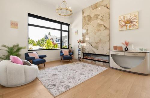 South Newton Villa | Premium Villa for Family Reunions & Wedding Stays