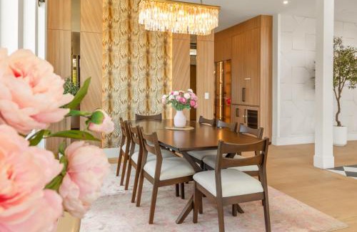 South Newton Villa | Premium Villa for Family Reunions & Wedding Stays