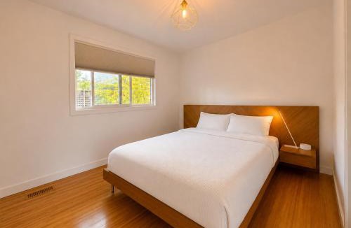 Metro Vancouver Regional District House | Sunny 3-Bedroom Ground Floor Suite, Tsawwassen