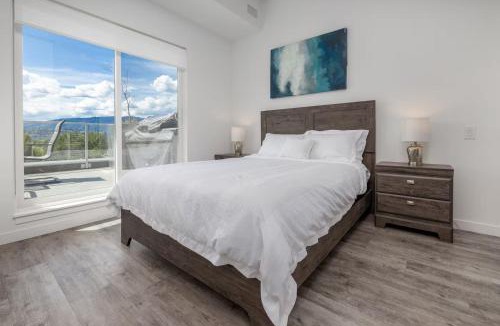 South Pandosy Apartment | 180 Mt View Huge Balcony 2BR 3Beds 2Bath 2Parkings Penthouse