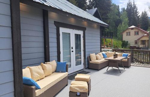 Squamish-Lillooet Regional District House | Bralorne Suites & rooms