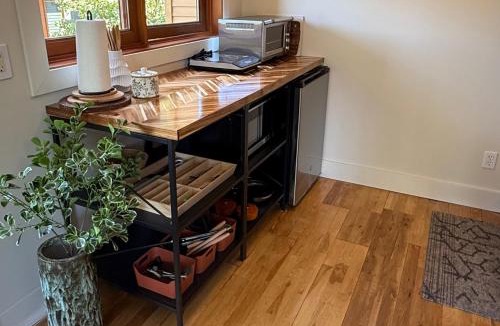 Bowen Island Hotel | Artisan Suites on Bowen