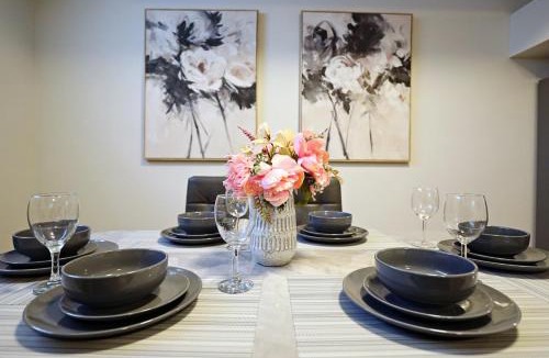 North Central Edmonton House | Downtown Suite King Beds Long Stays Disney