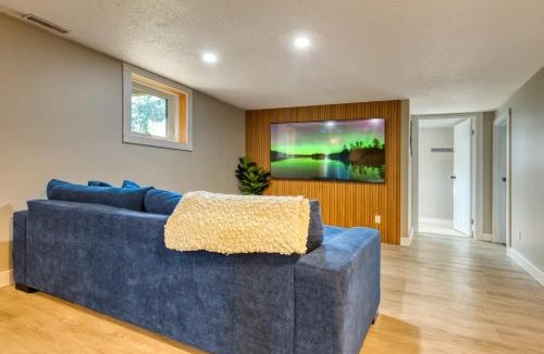 Invermere House | Backyard Oasis Hot Tub, BBQ, Outdoor Bar
