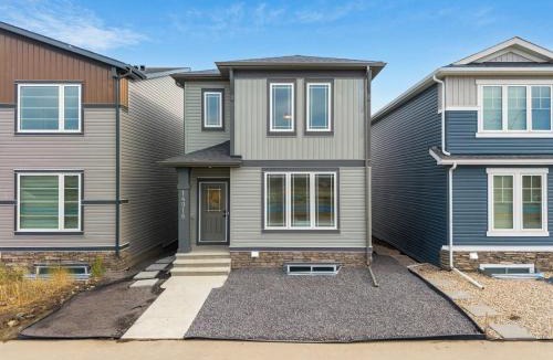 Calgary House | The Aerie 2 Full Suites 2400 sqft Ambleton