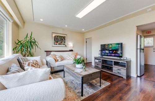 Renfrew-Collingwood Apartment | Entire Home - Premium Family Suite - The Comfort Den