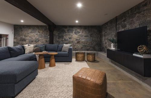Kaslo House | Lokis Loft and Cellar at the 1896 Building