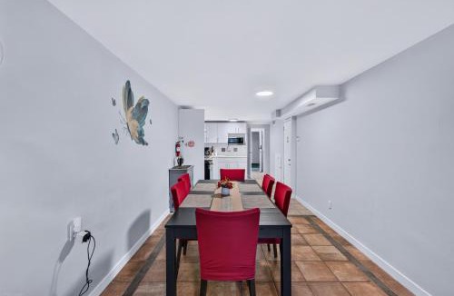 Marpole Villa | Quiet Westside l Cozy Lower Level Suite l Near YVR