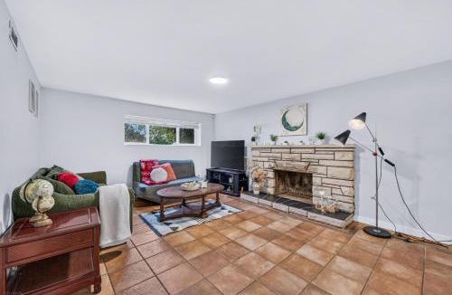 Marpole Villa | Quiet Westside l Cozy Lower Level Suite l Near YVR