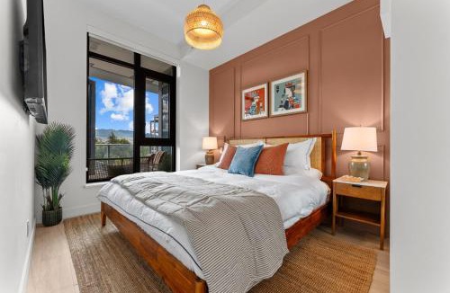 South Pandosy House | AQUA Waterfront Village - 2 Bedroom Luxury Condo