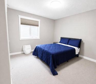 St. Albert House | Luxury 4BR and 3,5 Bath in Beautiful Neighborhood