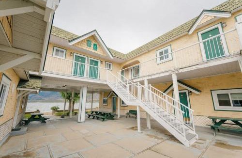Okanagan-Similkameen Hotel | Studio Suite 7 at Green Gables Resort