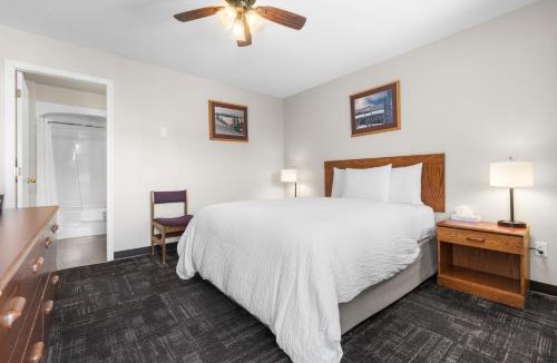 Nakusp Hotel | The Lodge at Arrow Lakes