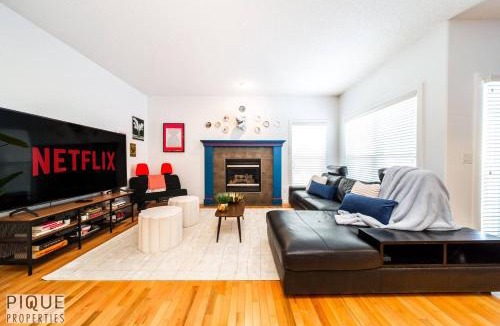 Griesbach Apartment | The Obsolete Suite - HotTub - King Bed - AC - Pet Friendly