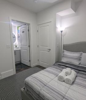 Airdrie Apartment | Aspire Suite, Luxury & Comfort, SW Airdrie