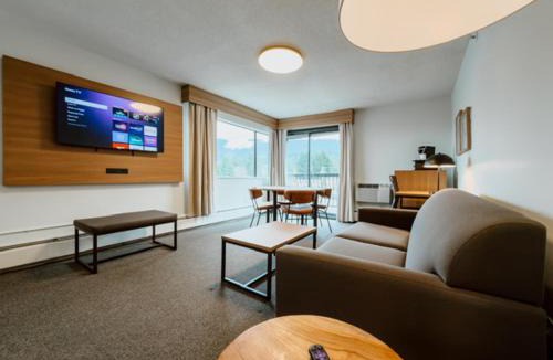 Garibaldi Highlands Hotel | Sea to Sky Hotel and Conference Centre