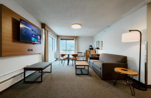 Garibaldi Highlands Hotel | Sea to Sky Hotel and Conference Centre