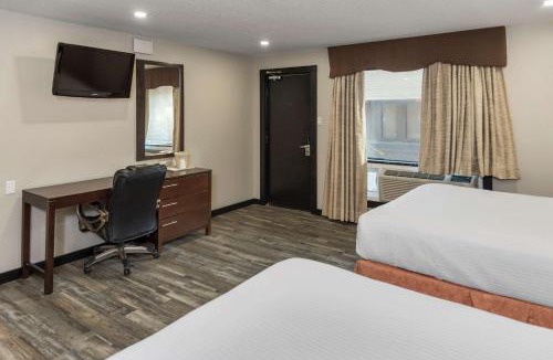Medicine Hat Hotel | Econo Lodge Inn & Suites Medicine Hat Highway 1