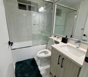 Sunset Apartment | Comfort 2 BR Vancouver!