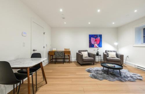 Dunbar House | Brand-new Luxury Dunbar 4BR Home - Sleeps 10 - Near UBC, Parks, Beaches & Shops