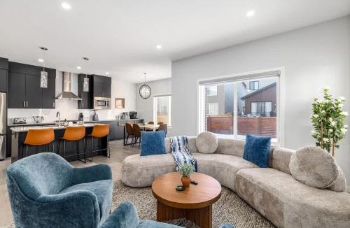 Airdrie House | Arcade King Bed Espresso Maker Family Friendly