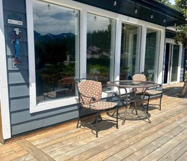 Bowen Island House | Captain Cottage