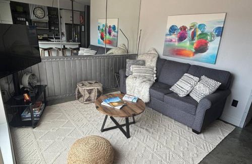 Kamloops House | Exclusive Modern Suite view