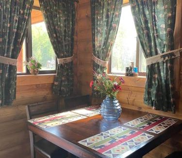 Division No. 11 House | The Moose cabin - Bear Creek Cabins