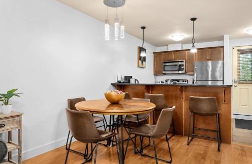 Golden House | 2BR Condo at The Aspens BBQ plus Terrace Views