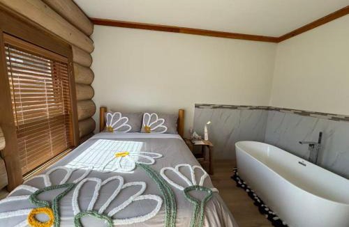 Cache Creek Hotel | Bear's Claw Lodge