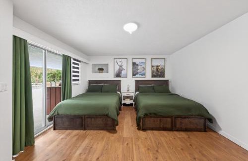 Langley House | Rustic Farm House with Pool , Hot Tub , Sauna - Events Allowed