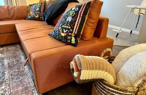 Auburn Bay House | Calgary Peaceful Home with Modern Office Near Hospital and YMCA
