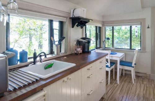 Salt Spring Island House | Valhalla The Nest