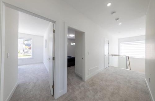 Eastern Hillsides House | Elegant 4BR Main Suite Family Friendly with Terrace