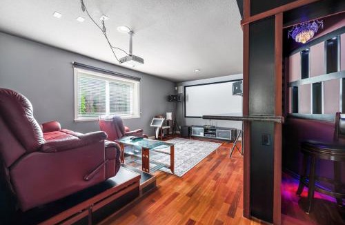 West Vancouver Villa | Ocean View Villa Indoor Pool Theater 5BR