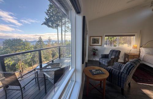 Salt Spring Island House | Salt Spring Sunrise
