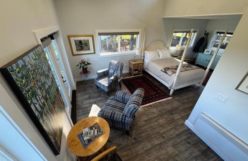 Salt Spring Island House | Salt Spring Sunrise
