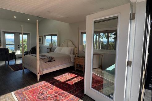 Salt Spring Island House | Salt Spring Sunrise