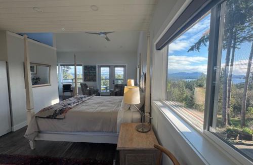 Salt Spring Island House | Salt Spring Sunrise