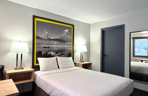 Clearwater Hotel | Super 8 by Wyndham Clearwater BC