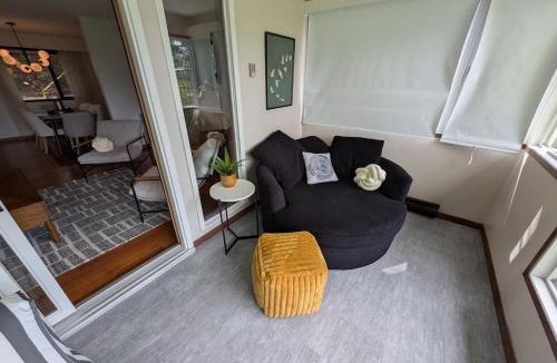 Blind Bay House | Newly Renovated Shuswap Lake Cabin Multi-Family Retreat Sleeps 12