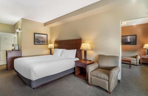 South Lethbridge Hotel | Best Western Plus Service Inn & Suites