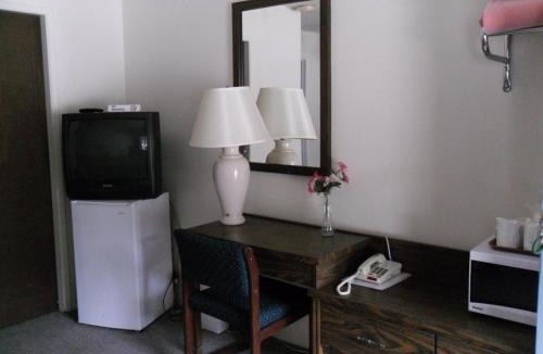 Boston Bar Hotel | Canyon Alpine Motel